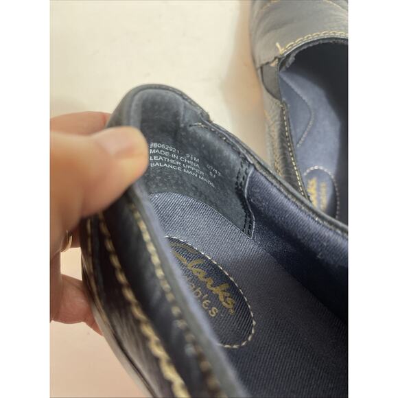 CLARKS Women’s Size 9.5 Slip On Shows Navy Leather - Picture 6 of 6